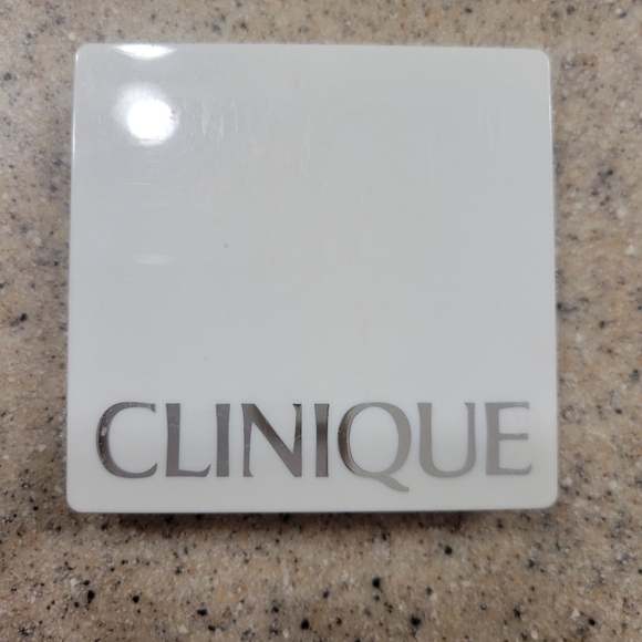 Clinique Blush bronzer and eye shadow duo pallet New - Picture 3 of 4